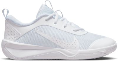 NIKE OMNI MULTI-COURT (GS) 100 4Y in grau