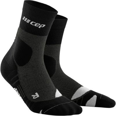 CEP hiking merino* mid-cut socks, w 724 II in schwarz