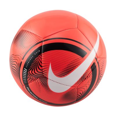 FuÔø?ball NK PHANTOM - FA20<br>Nike Phantom. STRAPAZIERFÔø?HIGES DESIGN FÔø?R TÔø?GLICHE SPIELE. Der Nike<br>Phantom FuÔø?ball ist bereit fÔø?r TorschÔø?sse. Er besticht durch ein<br>geschmeidiges, strapazierfÔø?higes Design mit stark kontrastierende in 6